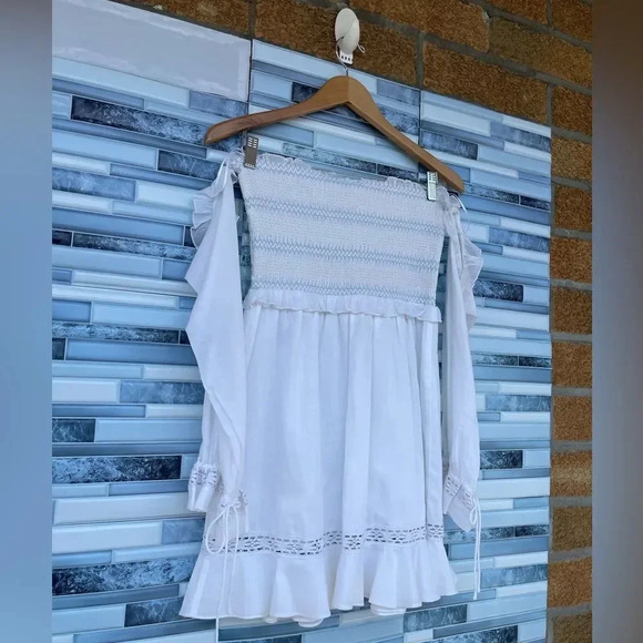 Kisuii Arcadia Smocked Off-Shoulder Cotton Short Dress small - Picture 5 of 12